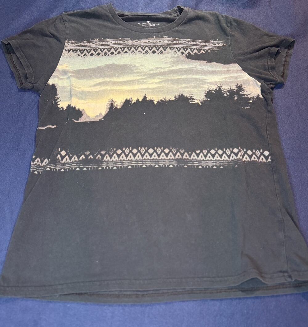 American Eagle Outfitters Forest Sunset Print Graphic Tee Medium
